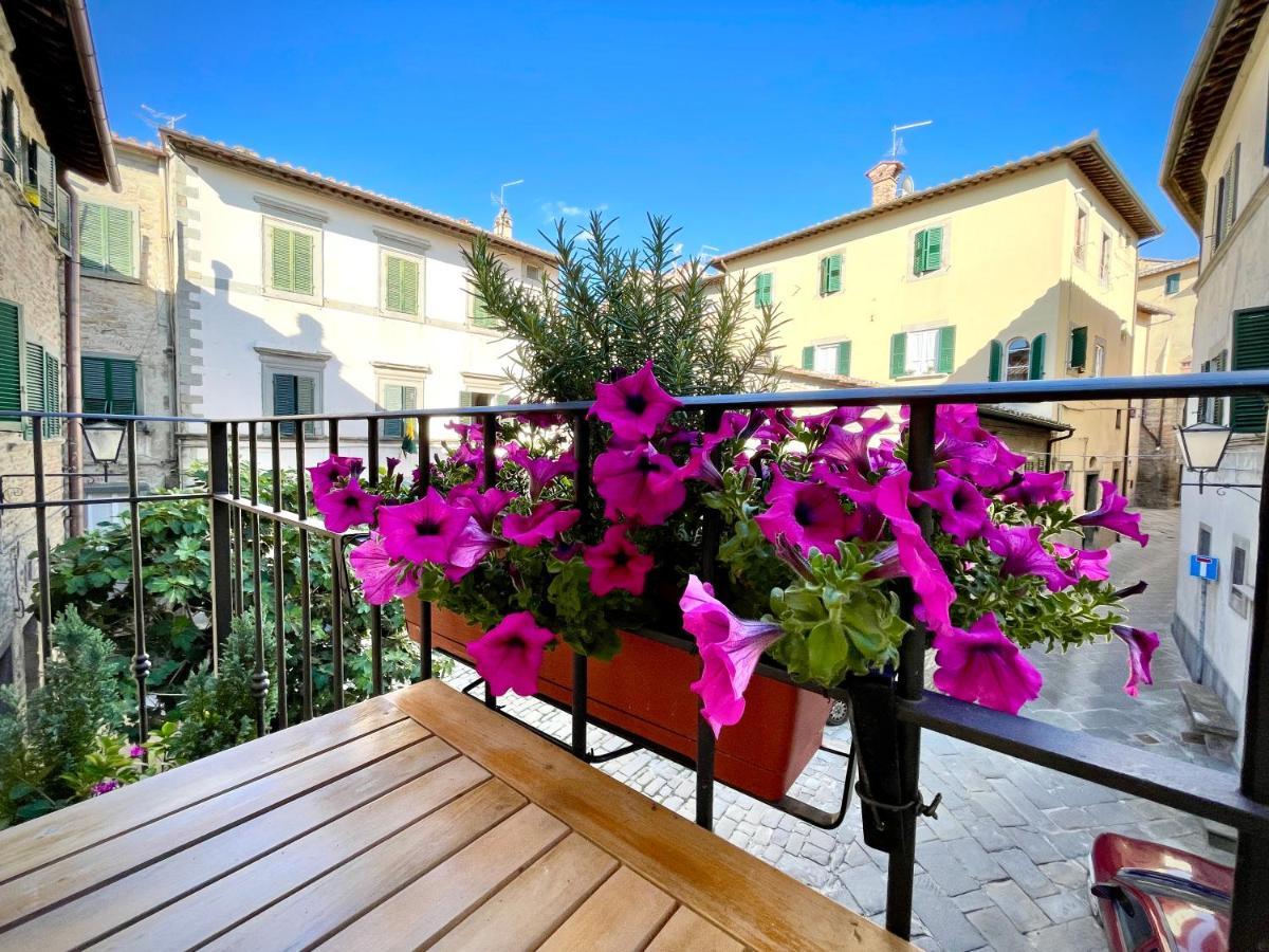Balcone Fiorito, Nel Cuore Del Centro Storico Di