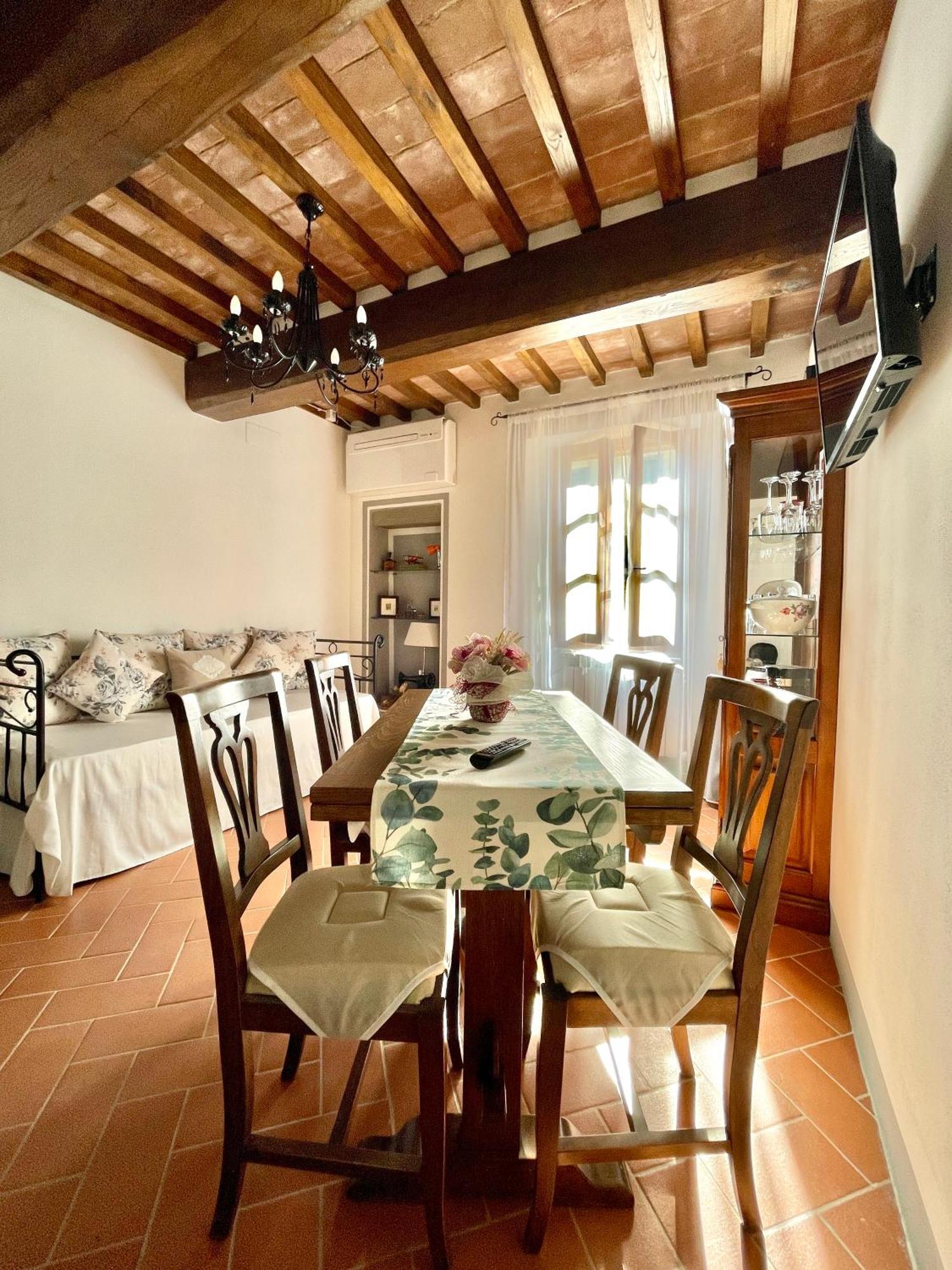 Balcone Fiorito, Nel Cuore Del Centro Storico Di Cortona