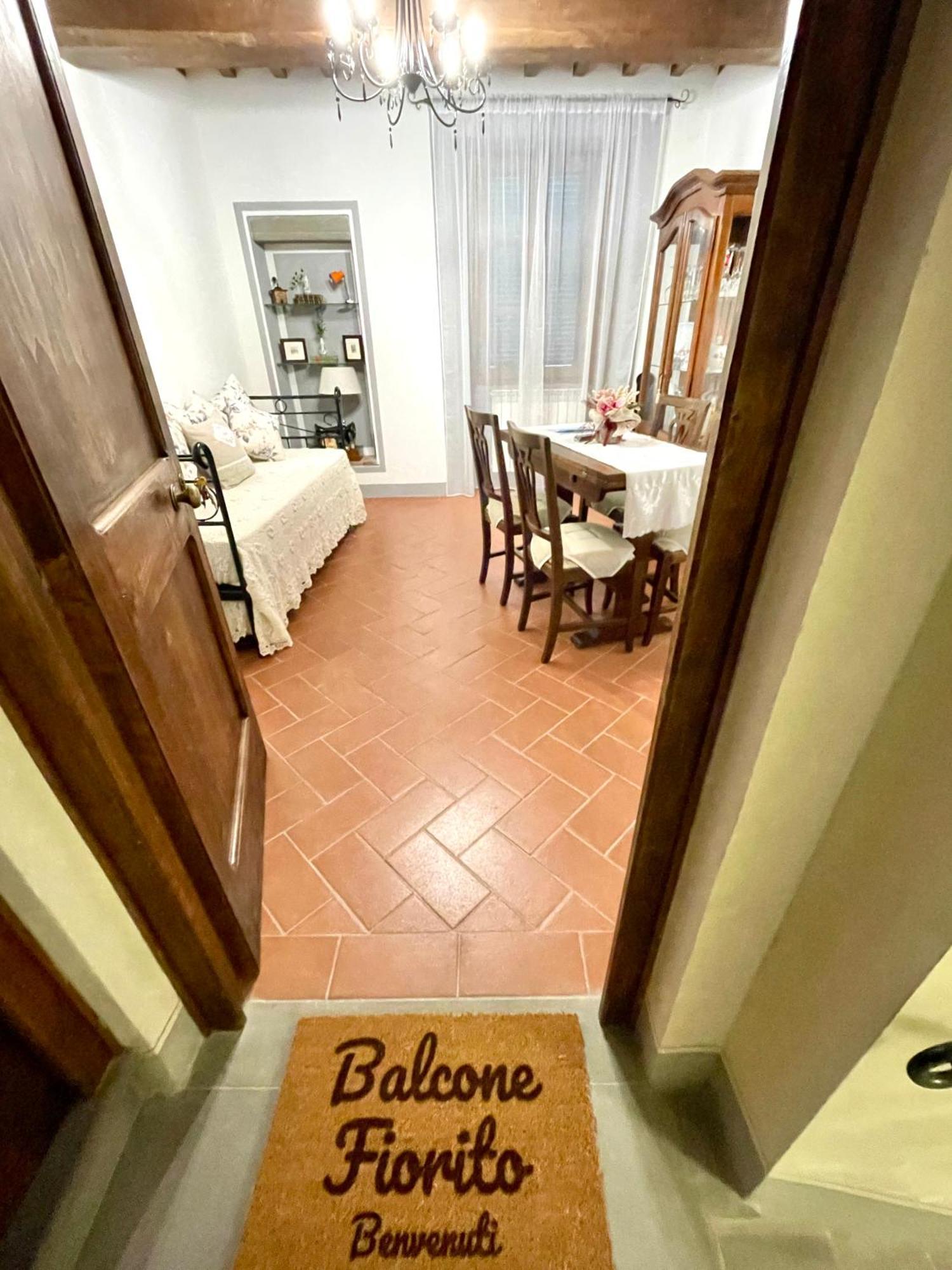 Apartment Balcone Fiorito, Nel Cuore Del Centro Storico Di *