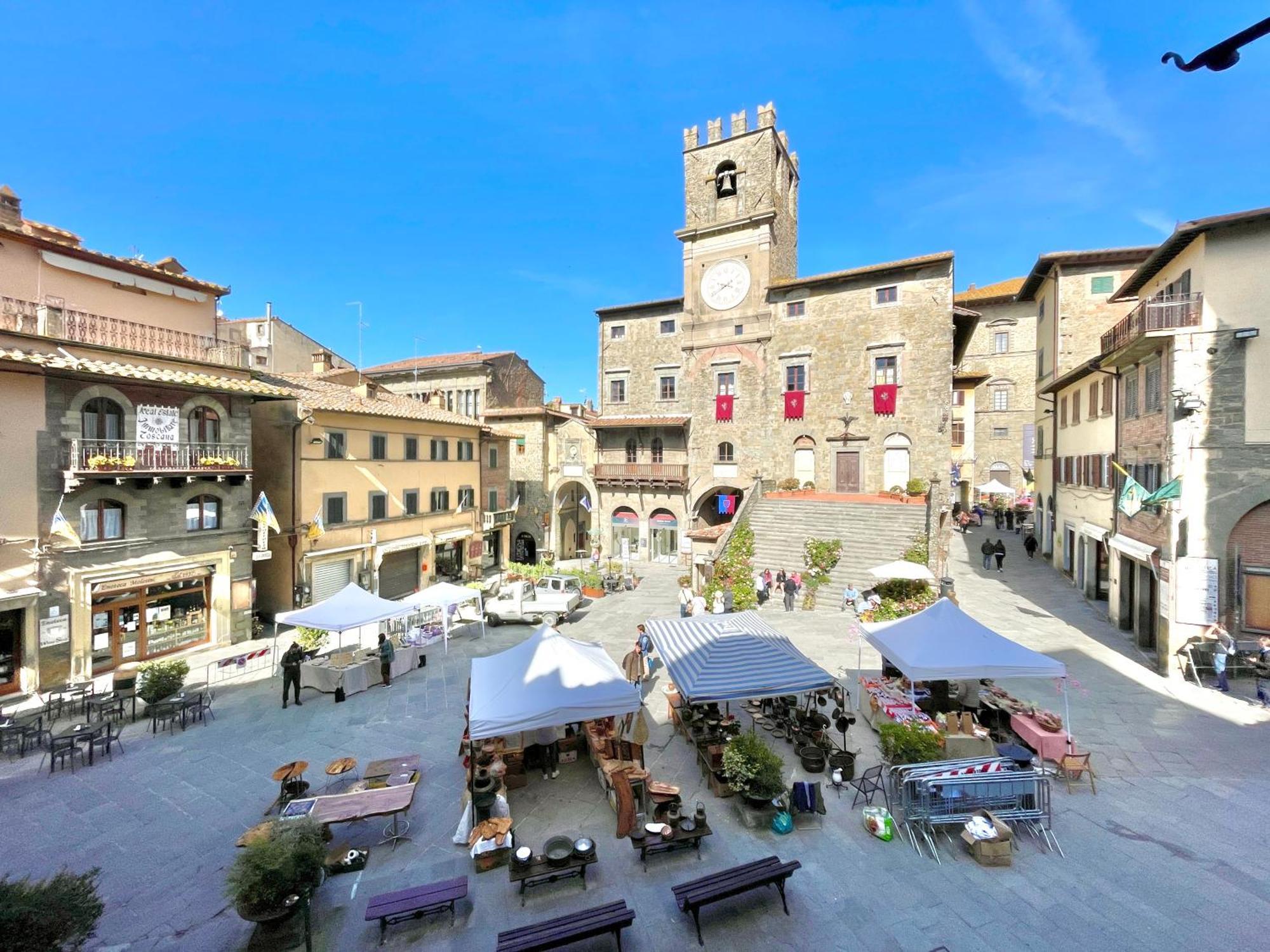 Balcone Fiorito, Nel Cuore Del Centro Storico Di Cortona
